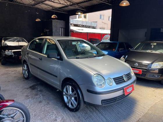 VOLKSWAGEN POLO SEDAN 1.6 8V GASOLINA 4P MANUAL